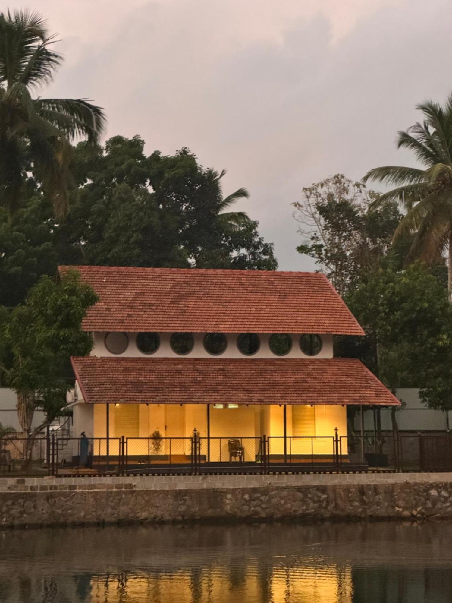 Blue Lake Villa 科兰 外观 照片